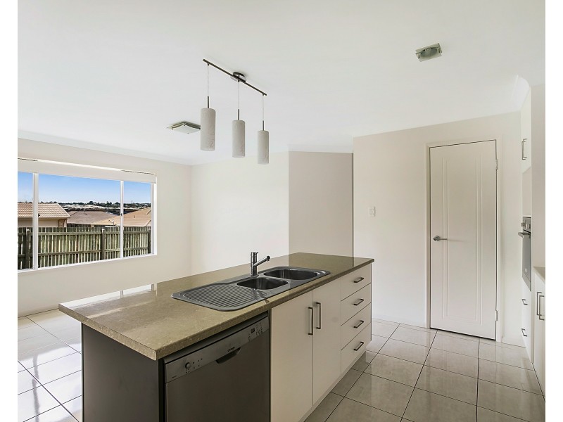 7 Huon Drive, Glenvale QLD 4350