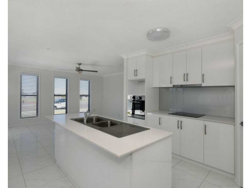 2/171  Nelson Street, Kearneys Spring QLD 4350