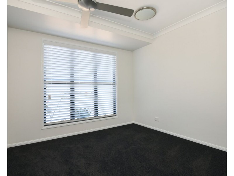 2/171  Nelson Street, Kearneys Spring QLD 4350
