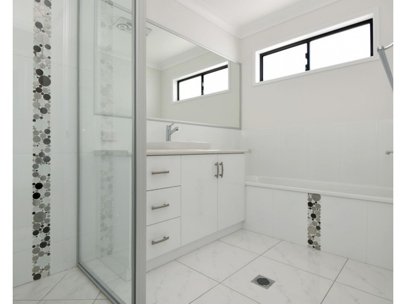 2/171  Nelson Street, Kearneys Spring QLD 4350