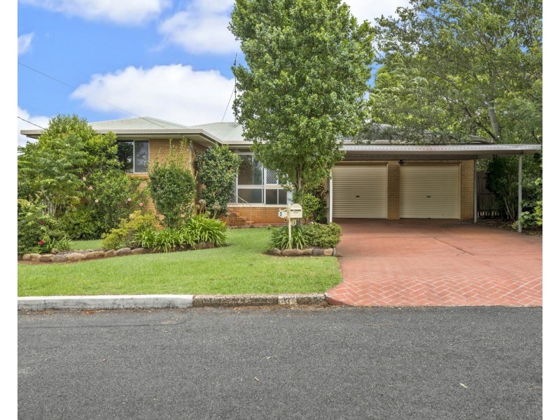 3 Raelyn Street, Centenary Heights QLD 4350