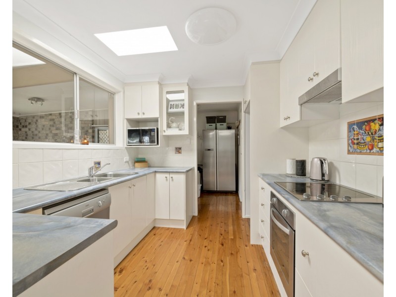 3 Raelyn Street, Centenary Heights QLD 4350