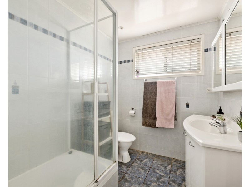 3 Raelyn Street, Centenary Heights QLD 4350