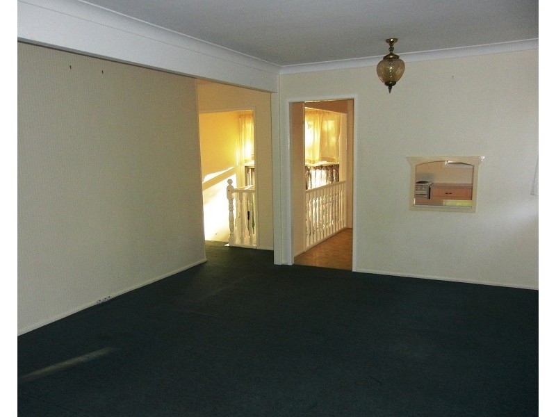 23 Bingara Street, Mount Lofty QLD 4350