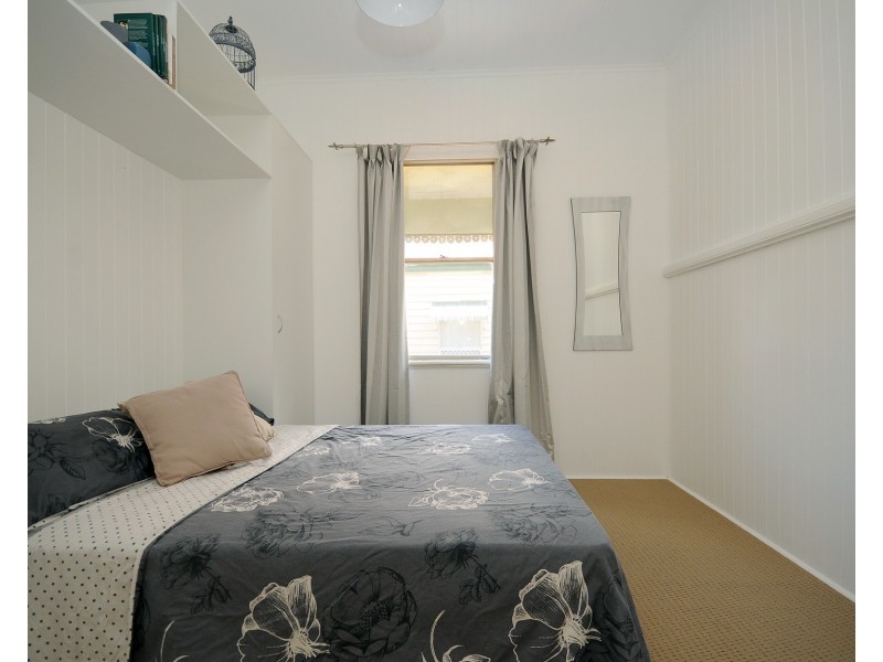 6 Raff Street, North Toowoomba QLD 4350