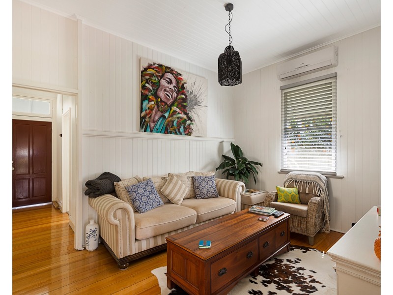 6 Raff Street, North Toowoomba QLD 4350