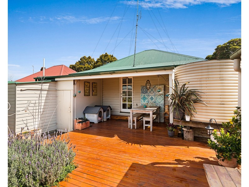 6 Raff Street, North Toowoomba QLD 4350