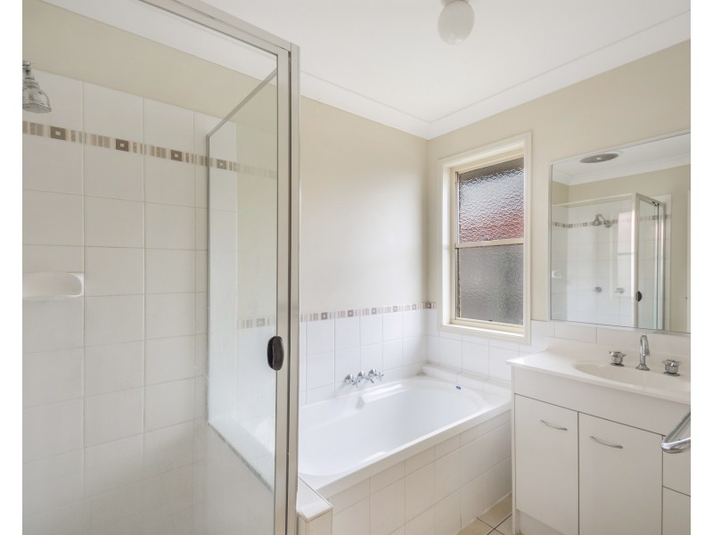 11 Cuttaburra Crescent, Glenvale QLD 4350