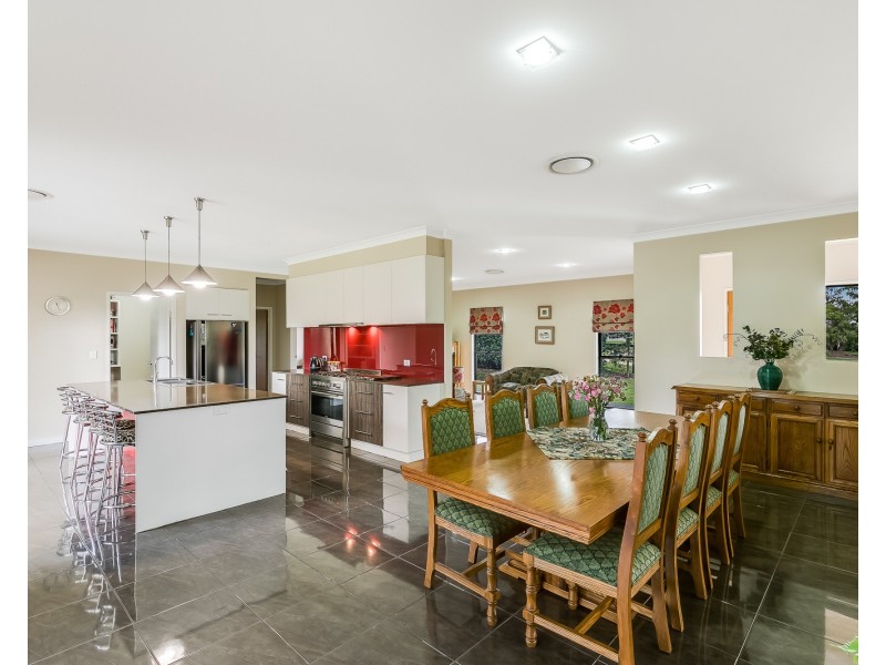 35 Carinya Drive, Hodgson Vale QLD 4352