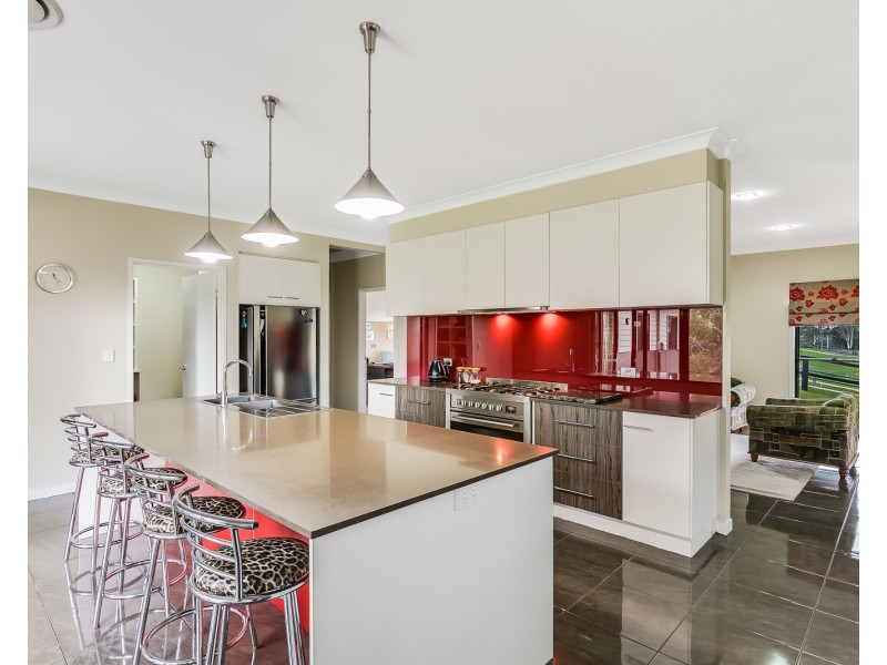 35 Carinya Drive, Hodgson Vale QLD 4352