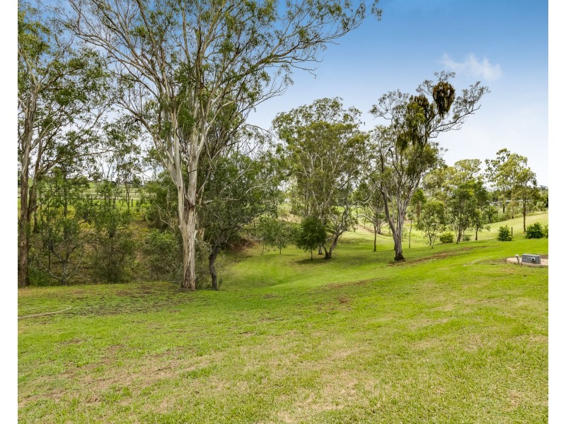 35 Carinya Drive, Hodgson Vale QLD 4352