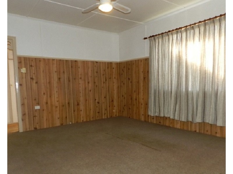 21 Fourth Avenue, Harristown QLD 4350