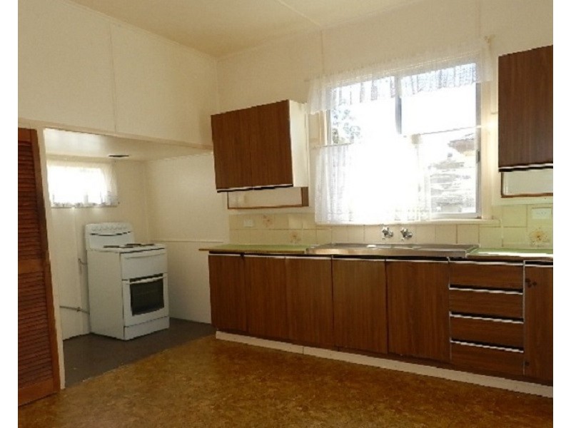 21 Fourth Avenue, Harristown QLD 4350