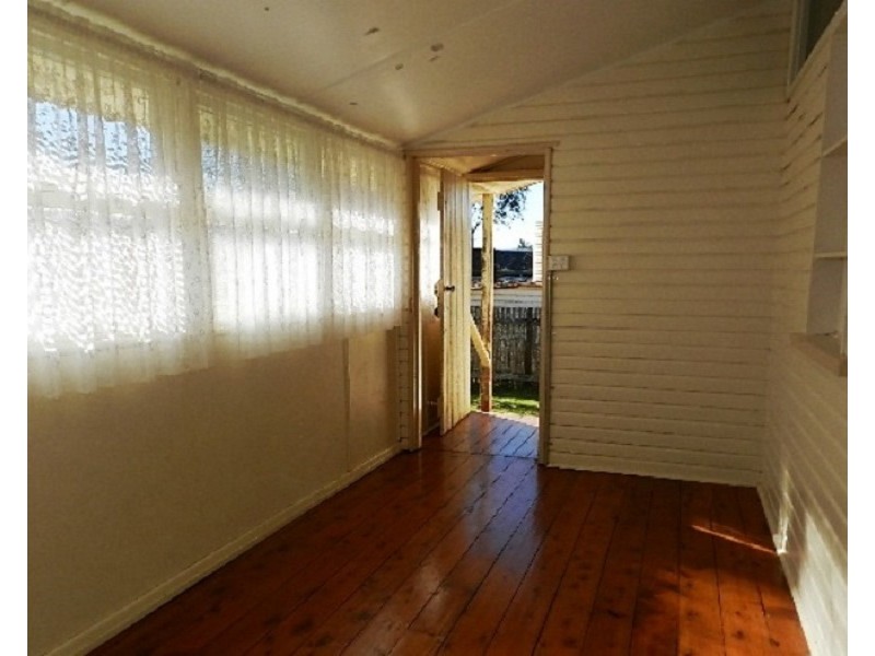 21 Fourth Avenue, Harristown QLD 4350