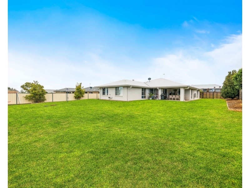 62 Belclaire Drive, Westbrook QLD 4350