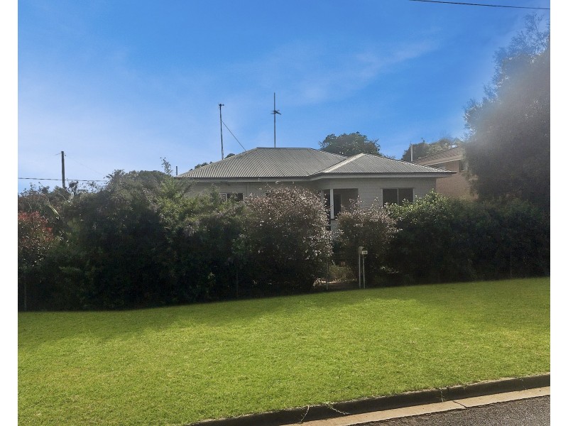 19 Devine Street, Harristown QLD 4350