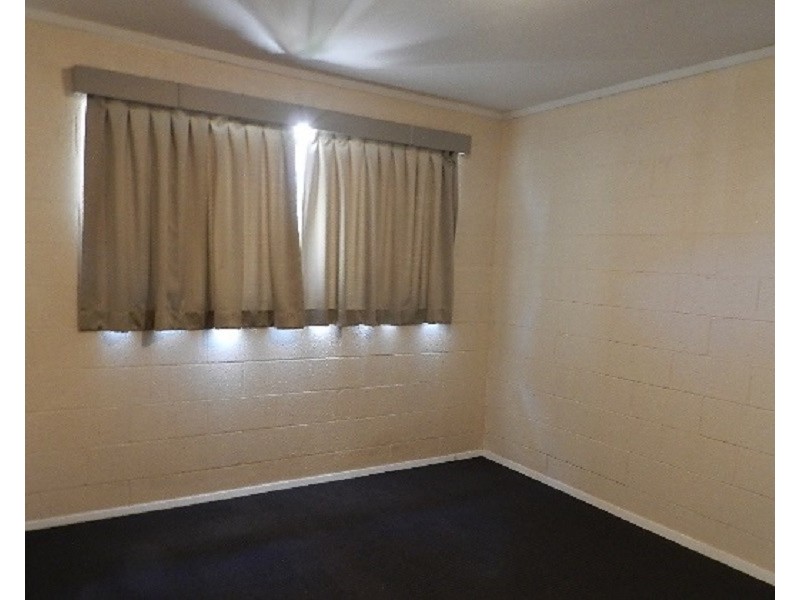 2/329 Hume Street, Centenary Heights QLD 4350