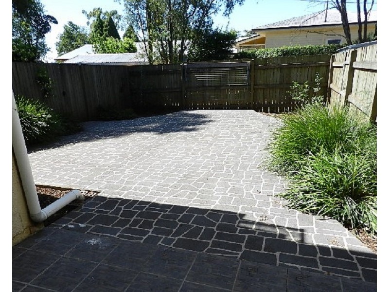 2/329 Hume Street, Centenary Heights QLD 4350