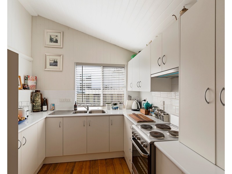 6 Raff Street, North Toowoomba QLD 4350