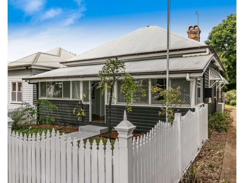 42 Hill Street, Toowoomba QLD 4350