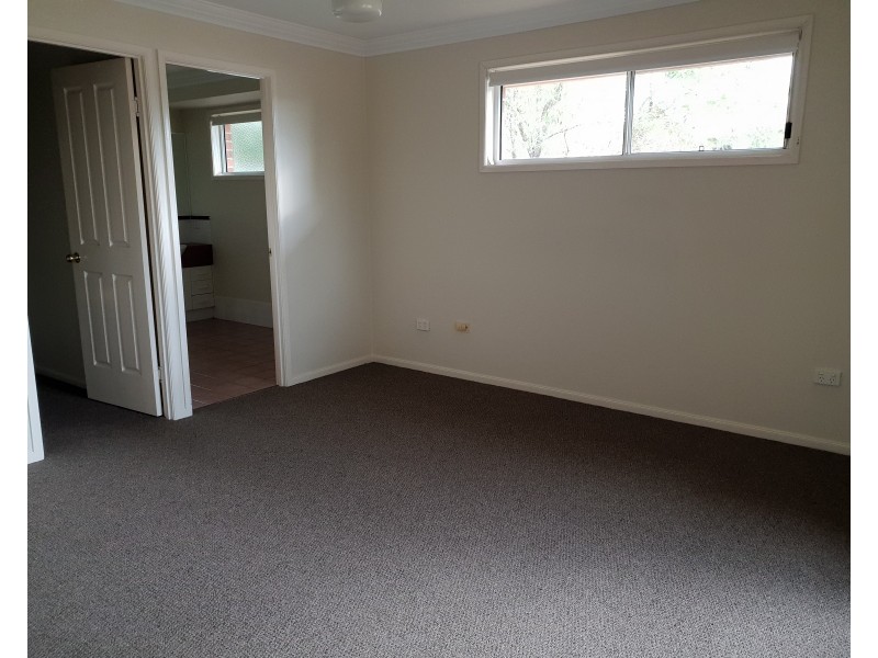 6 Kerry Close, Middle Ridge QLD 4350