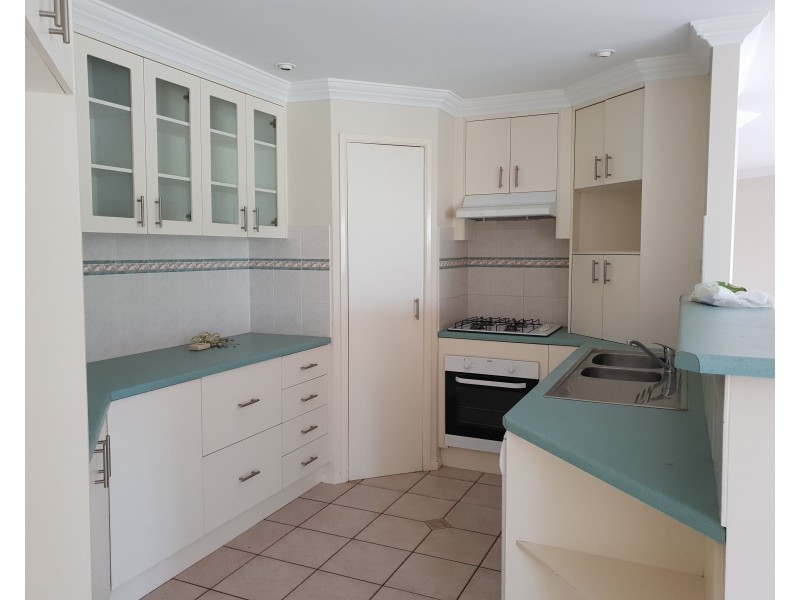 6 Kerry Close, Middle Ridge QLD 4350