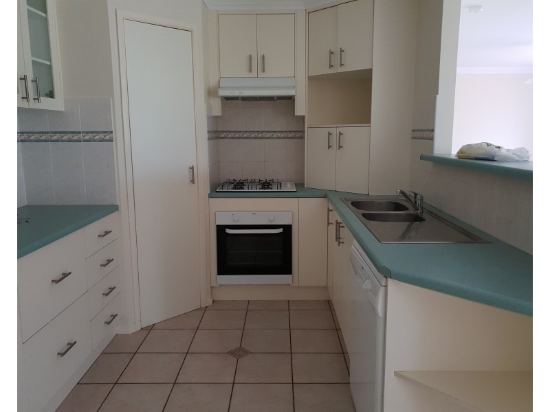 6 Kerry Close, Middle Ridge QLD 4350