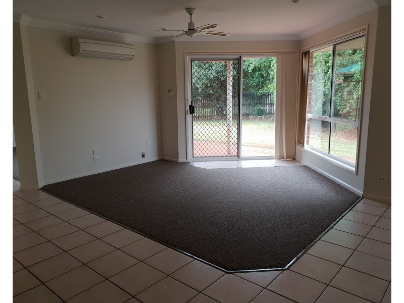 6 Kerry Close, Middle Ridge QLD 4350