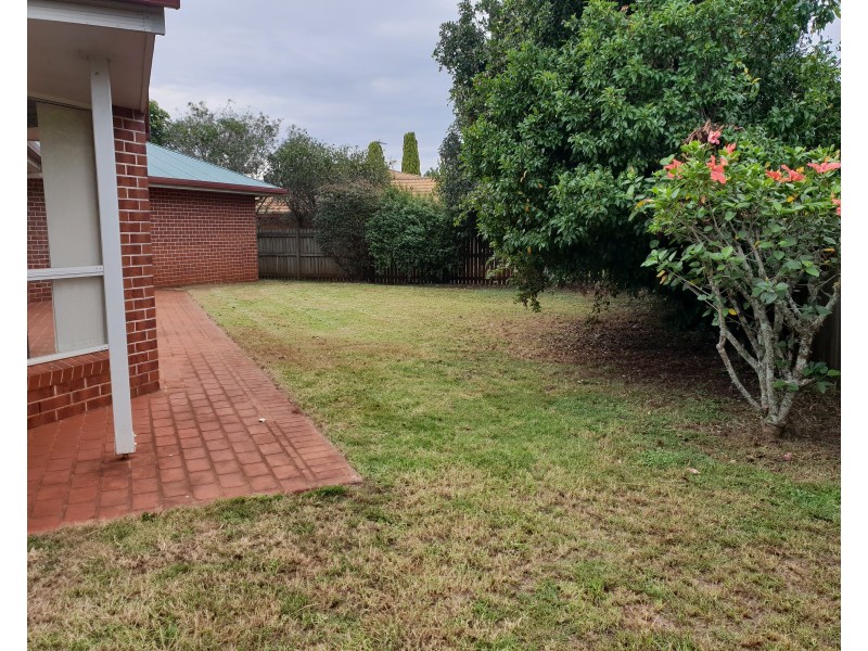 6 Kerry Close, Middle Ridge QLD 4350