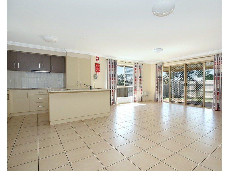 1-2/89 Ramsay Street, Centenary Heights QLD 4350