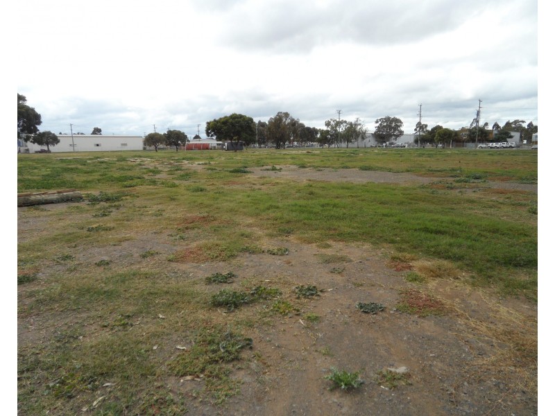 12 Queen Street, Oakey QLD 4401