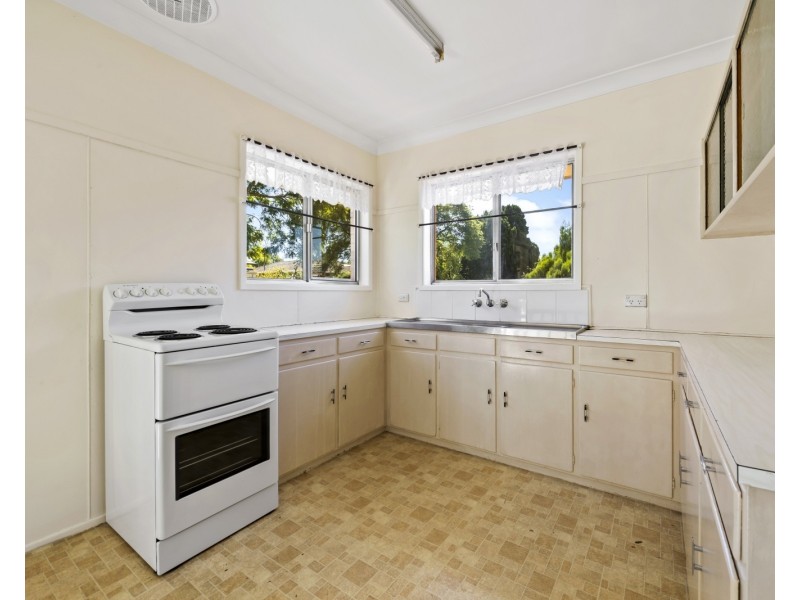 23 Bingara Street, Mount Lofty QLD 4350