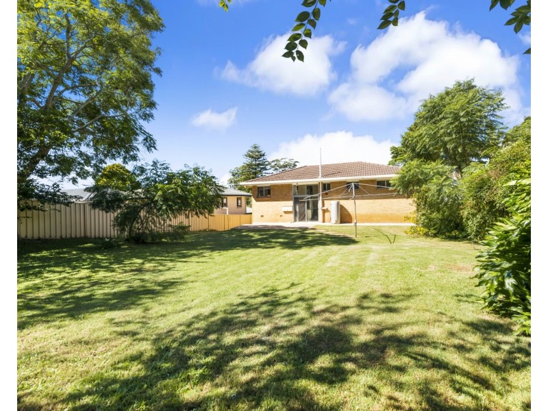 23 Bingara Street, Mount Lofty QLD 4350