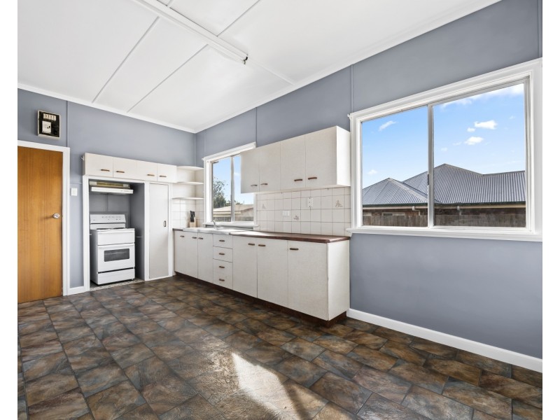 19 Violet Street, Harristown QLD 4350