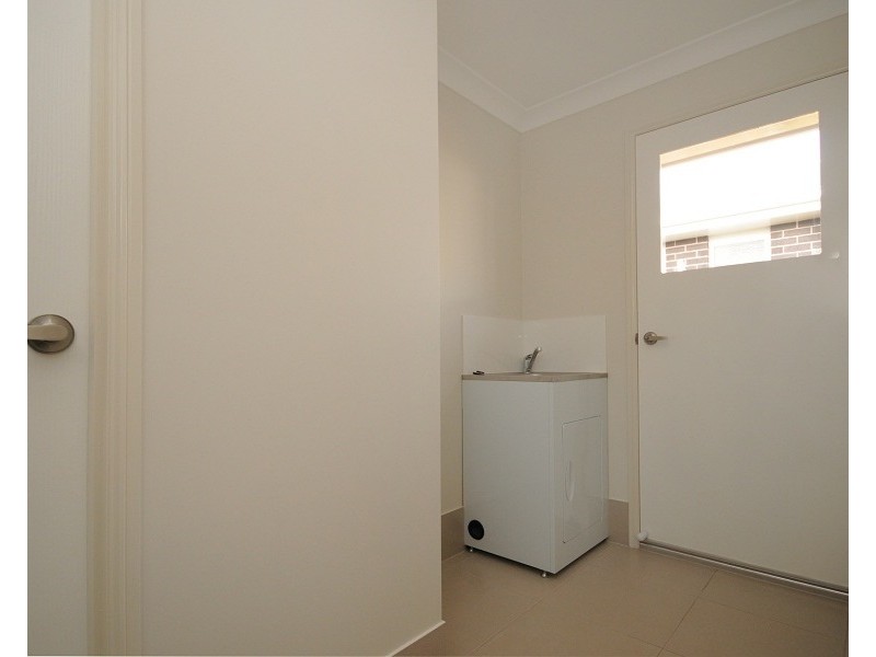 2/10 McDowall Street, Newtown QLD 4350