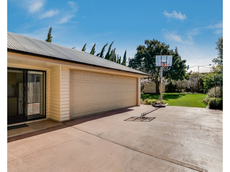 27 Ipswich Street, East Toowoomba QLD 4350
