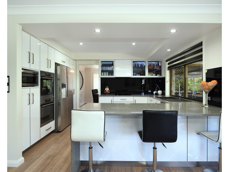 2 Golf Course Drive, Middle Ridge QLD 4350