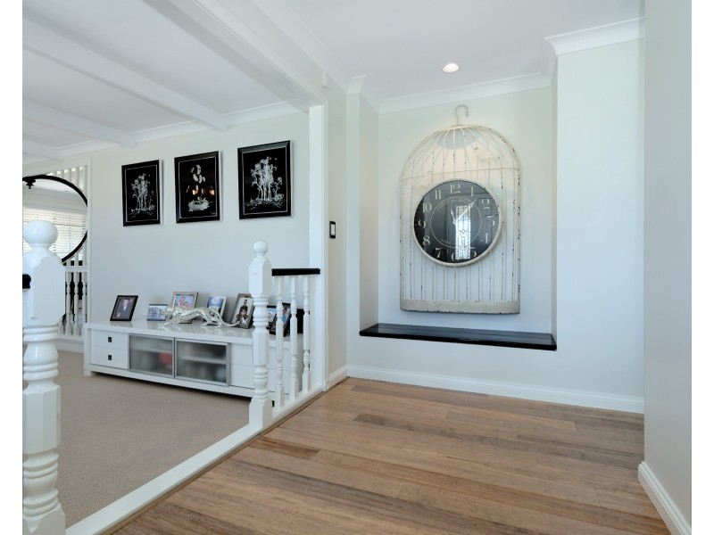 2 Golf Course Drive, Middle Ridge QLD 4350