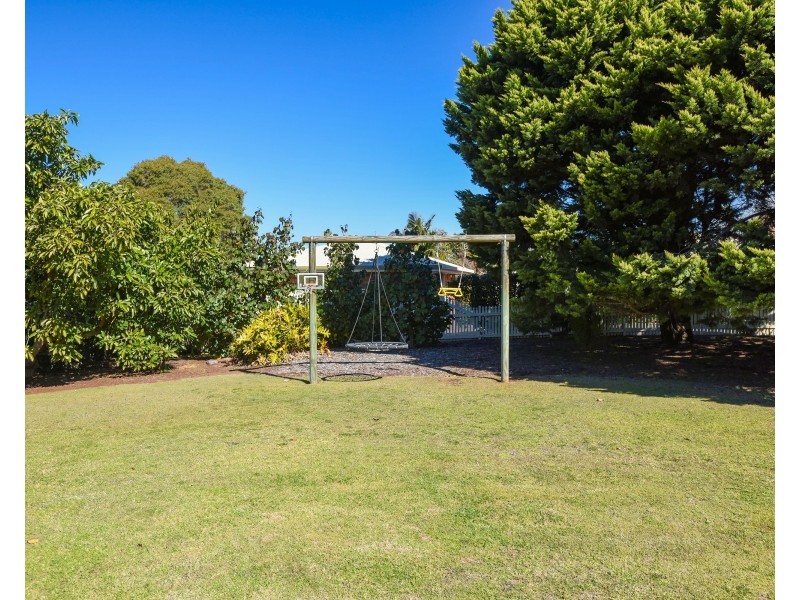 2 Golf Course Drive, Middle Ridge QLD 4350
