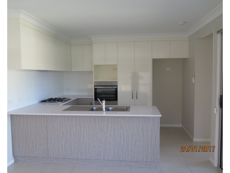 2/16  Short Street, South Toowoomba QLD 4350