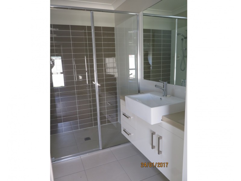 2/16  Short Street, South Toowoomba QLD 4350