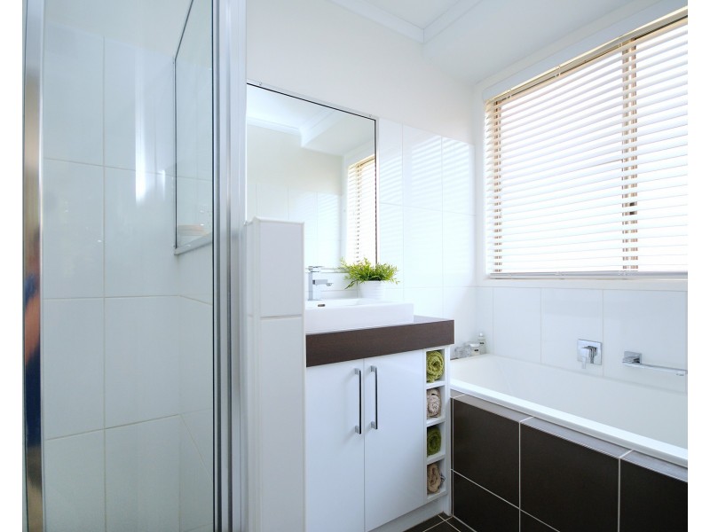 64 Hursley Road, Newtown QLD 4350