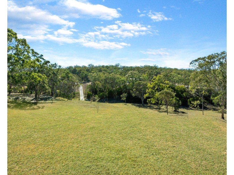 34 Box Tree Court, Mount Rascal QLD 4350