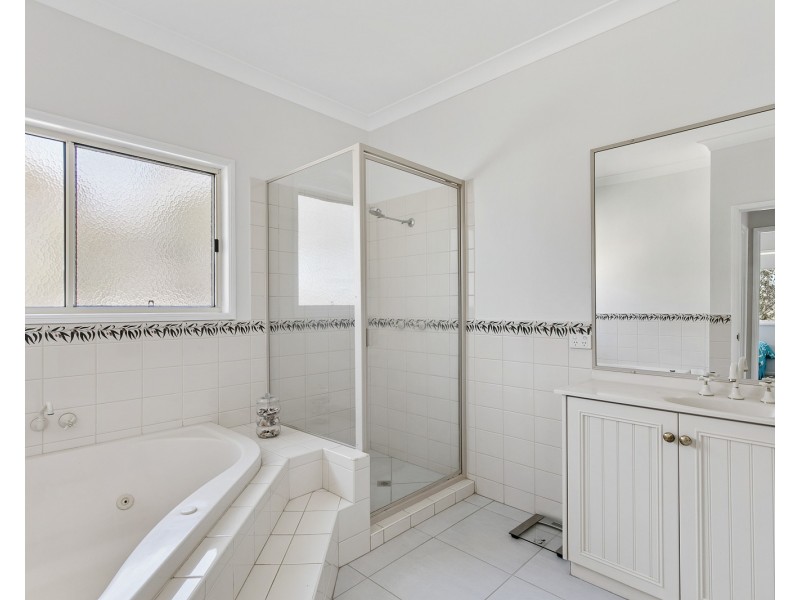 34 Box Tree Court, Mount Rascal QLD 4350