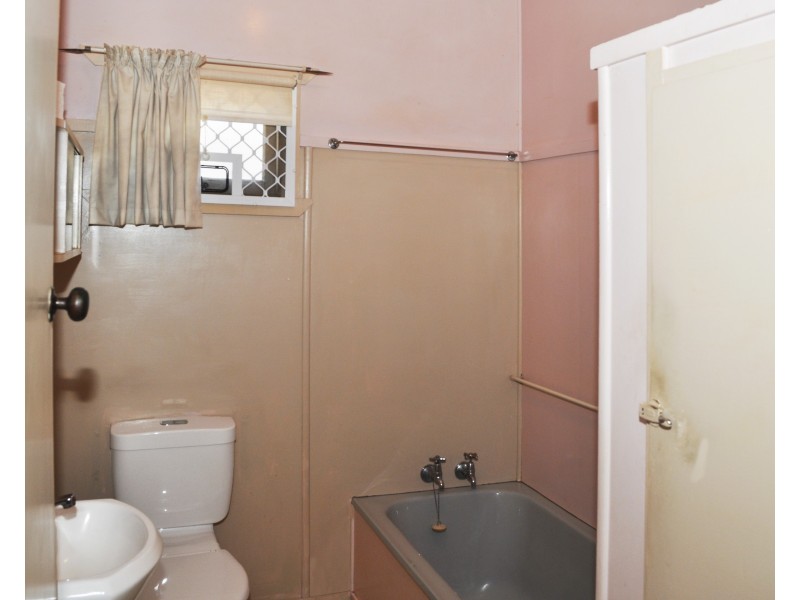 81 Perth Street, Rangeville QLD 4350