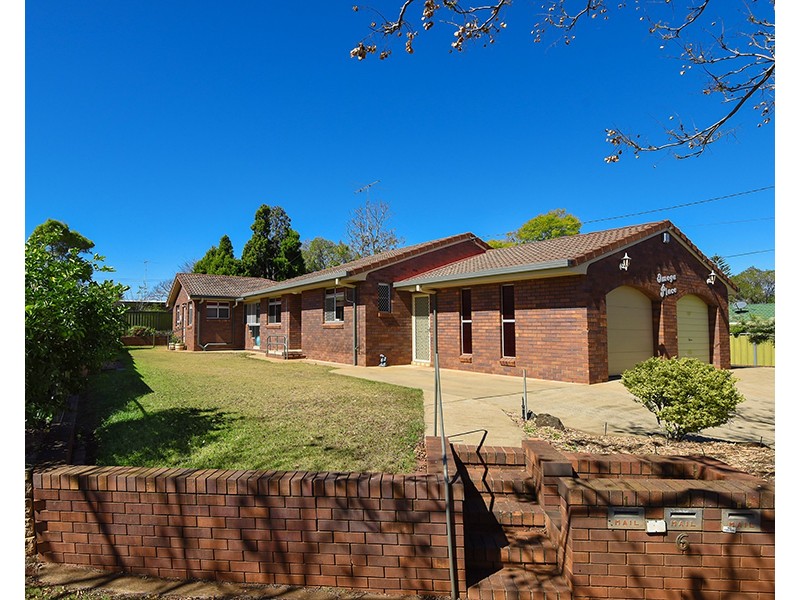 2/6 Begonia Court, Centenary Heights QLD 4350