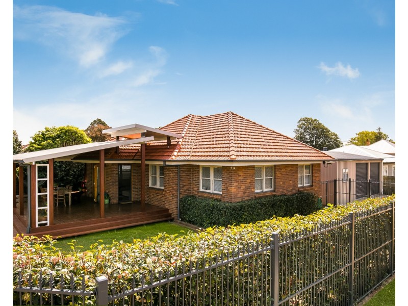 15 Charlotte Street, Newtown QLD 4350