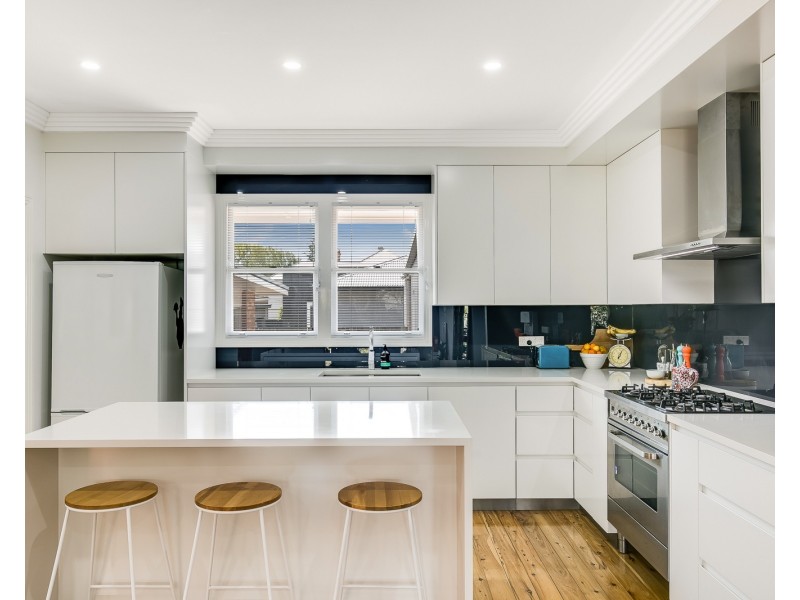 15 Charlotte Street, Newtown QLD 4350