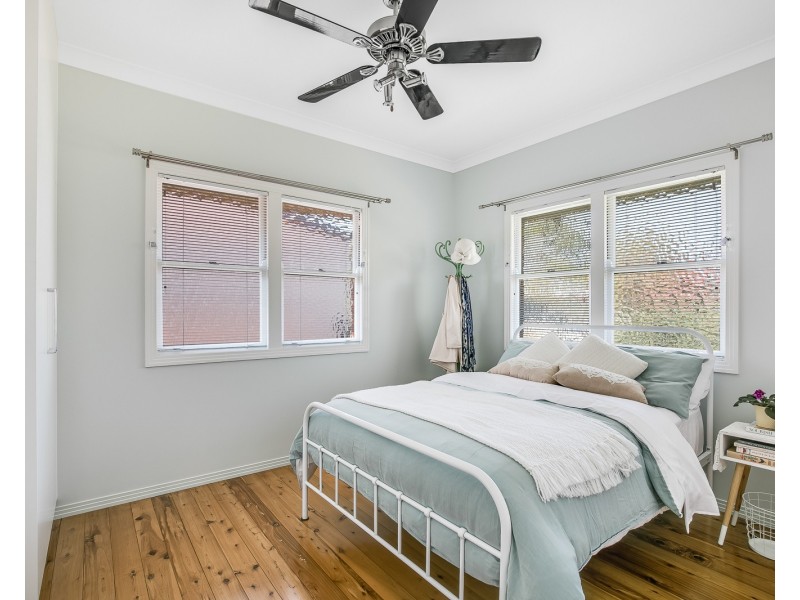 15 Charlotte Street, Newtown QLD 4350