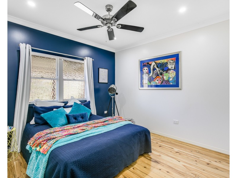 15 Charlotte Street, Newtown QLD 4350